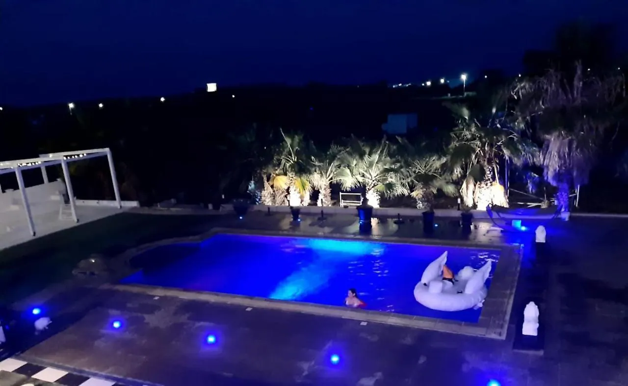 The Pervoli Studio - Pool - Close To Beach Larnaca 0*,
