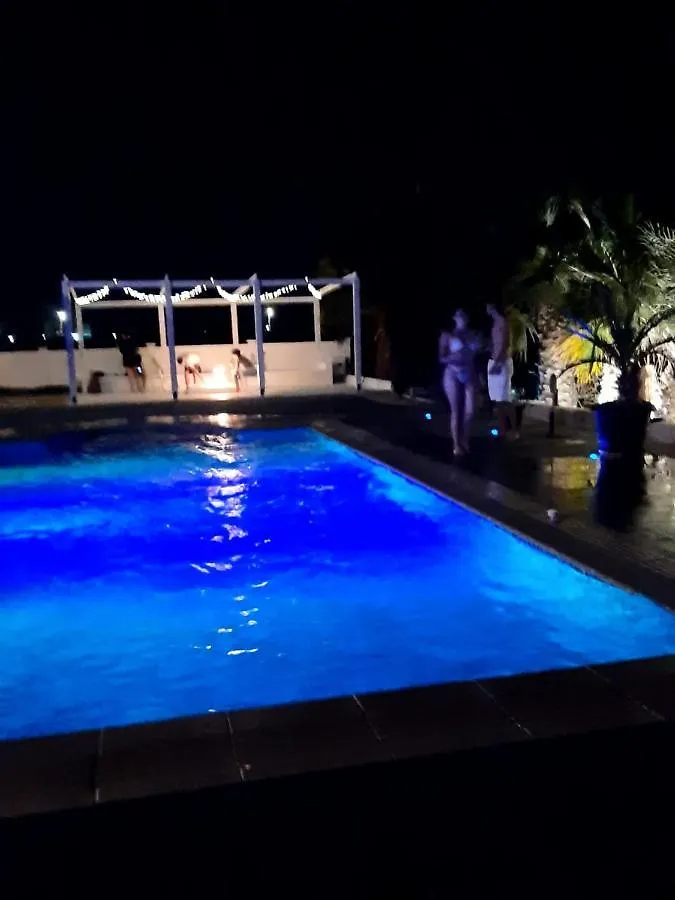 The Pervoli Studio - Pool - Close To Beach Larnaca